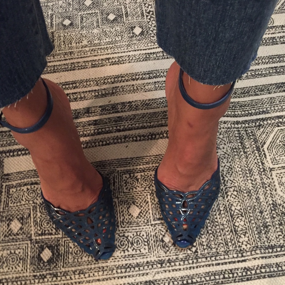 Vintage*** Blue caged toe stilettos